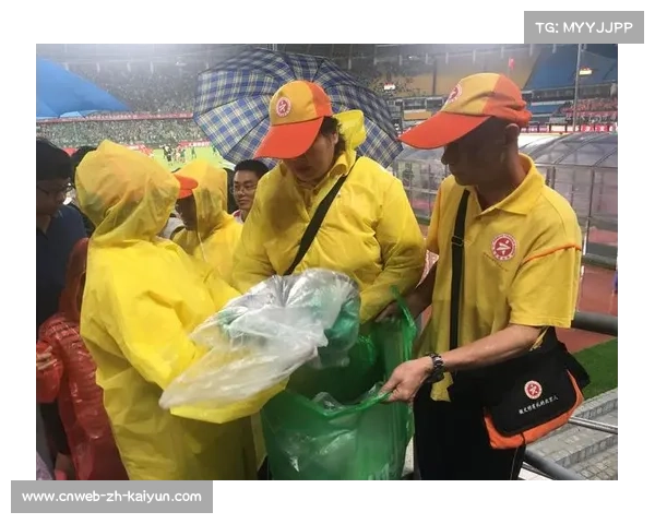 雨中歌声回荡镇江 球迷高唱别处青山慰藉失利主队 雨中歌声回荡镇江 球迷高唱别处青山慰藉失利主队
