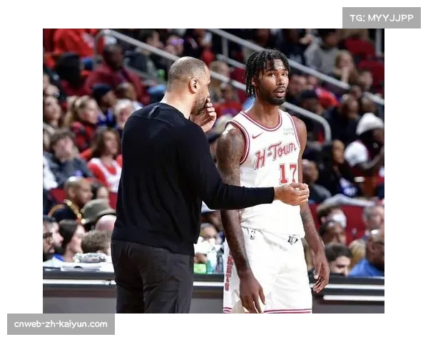 火箭半场三人得分上双，失误频现影响比赛节奏