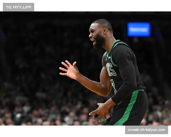 勇士外线防守锁链失效 绿军怀特防守正负值惊人让进攻陷入单打失误